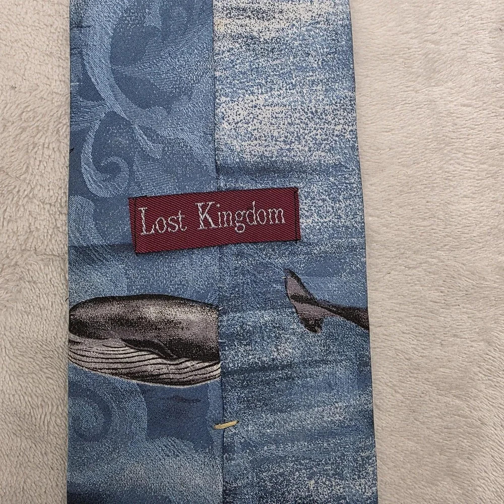 VINTAGE Lost‎ Kingdom Mens Tie Blue Whale Ocean Marine Life Nautical Necktie USA